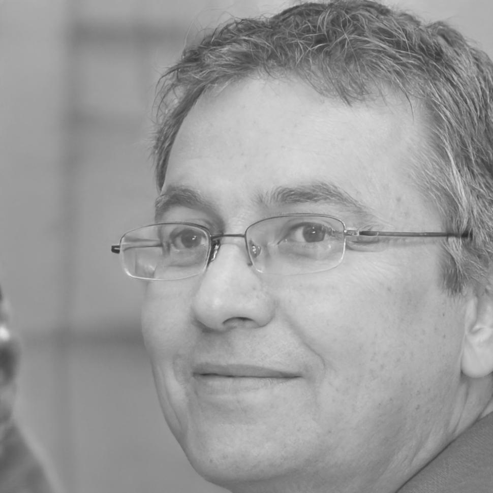 Retrato profesional de Fabricio Mendoza